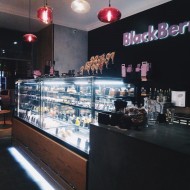 showroom blackberry 4 